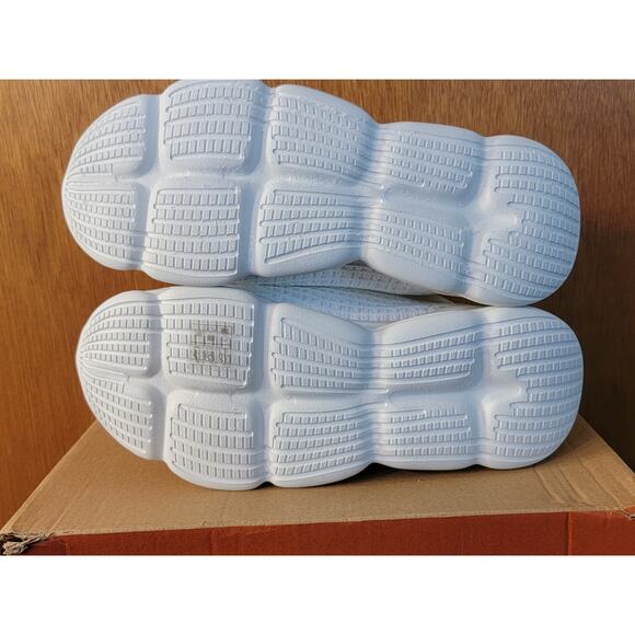 NIB - HUHV Flow 360 Cloud White Bone Running Shoes - M/6 W/9 - Picture 9 of 10